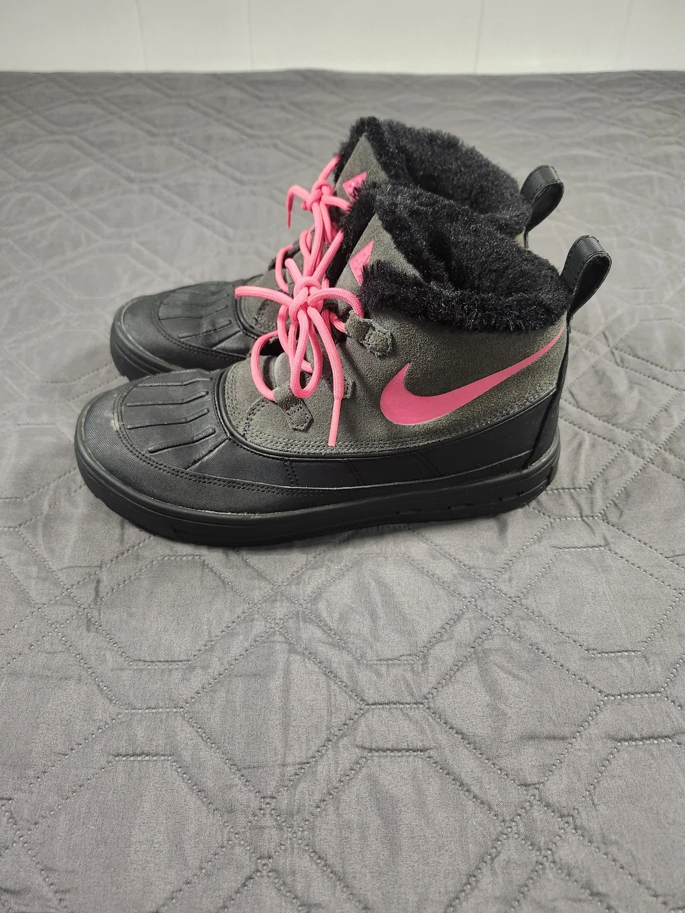 Nike ACG Woodside Chukka 2 boots Water-resistant rubber base Size 6Y/ Womens 7.5